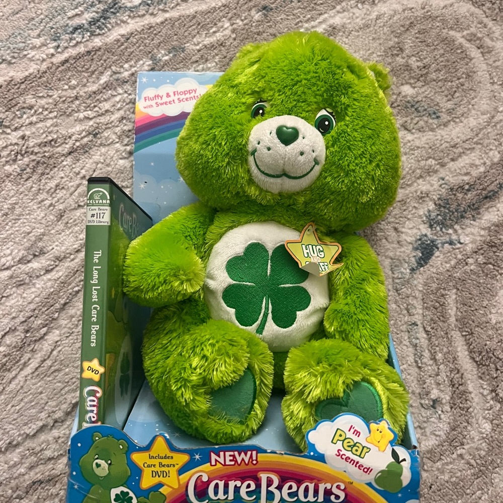 2006 Vintage Care Bears Good Luck Bear Fluffy & Floppy Sweet Scents w/ DVD